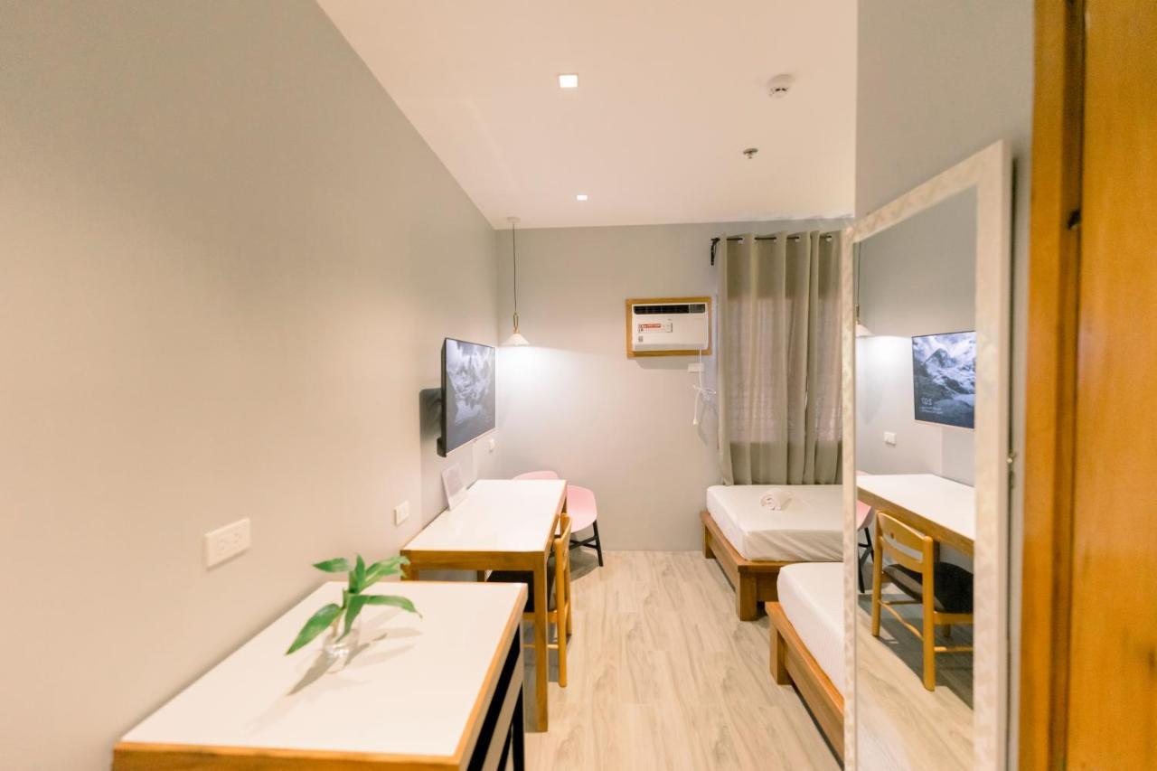 Madonna Hometel And Suites New Pandan Panabo Экстерьер фото