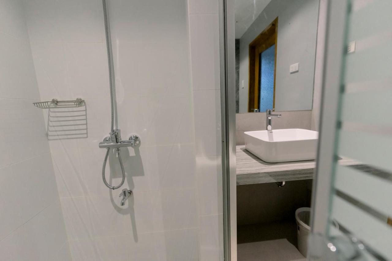 Madonna Hometel And Suites New Pandan Panabo Экстерьер фото